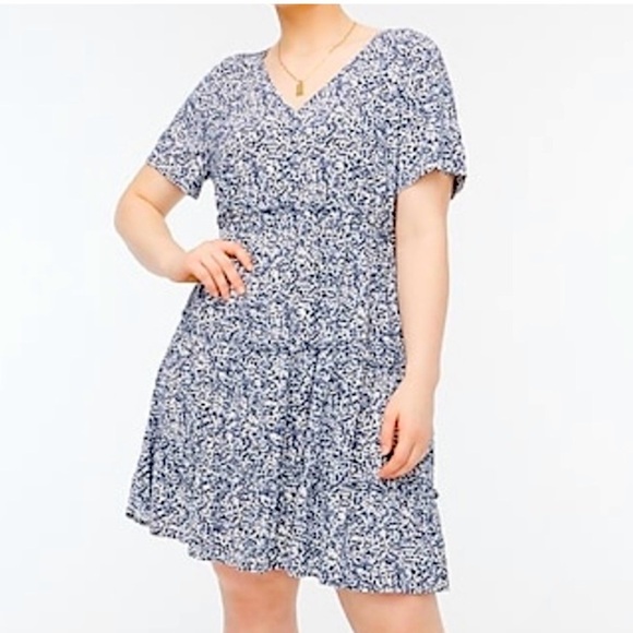 J. Crew Navy and White Floral Tiered Stretchy Sundress Women’s Size Medium M - Picture 1 of 16